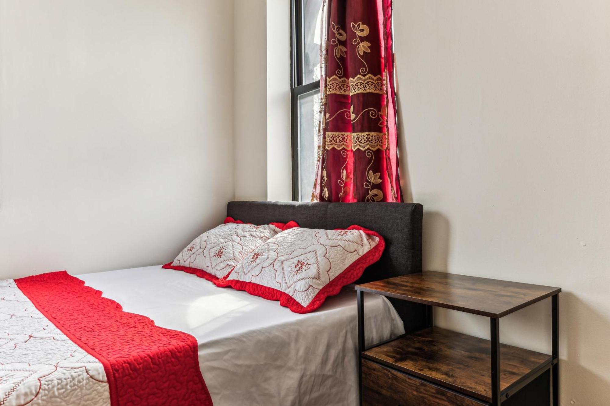 Empire Blvd Guest House New York City Exterior photo
